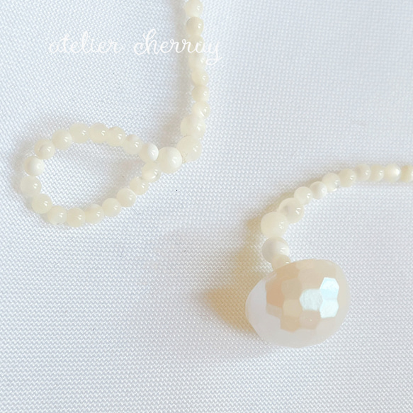 【SALE】一粒スワロフスキー＆マザーオブパール☆大人な上品シンプルネックレス（金属アレルギー対応） 4枚目の画像