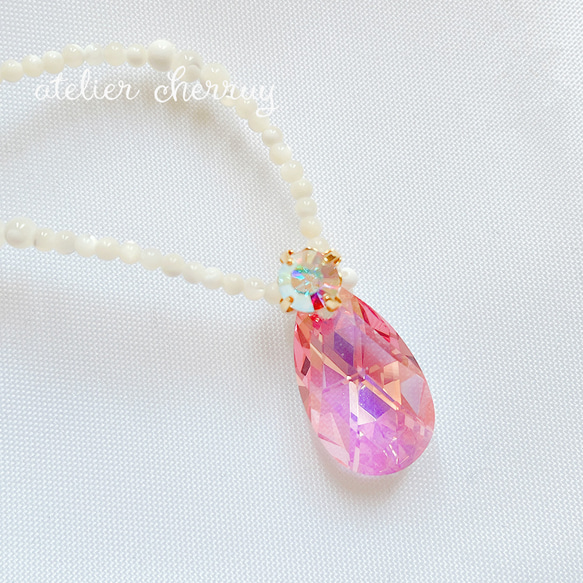 【SALE】一粒スワロフスキー＆マザーオブパール☆大人な上品シンプルネックレス（金属アレルギー対応） 2枚目の画像