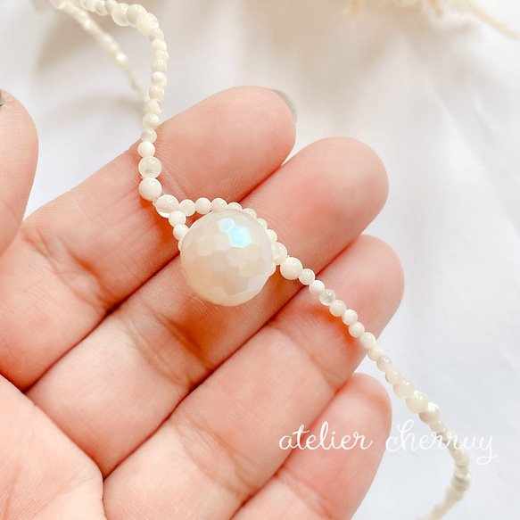 【SALE】一粒スワロフスキー＆マザーオブパール☆大人な上品シンプルネックレス（金属アレルギー対応） 3枚目の画像