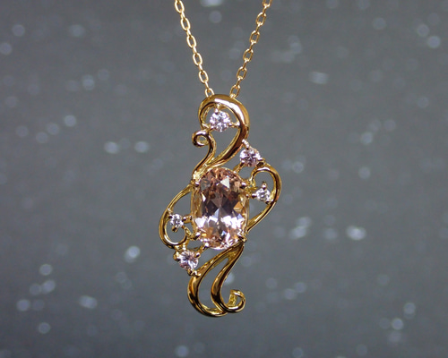 限界特価価格❣️k18モルガナイトダイア入りペンダントトップ 限界特価価格❣️k18モルガナイトダイア入りペンダントトップ