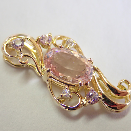 モルガナイト 1カラットアップ 霞ペンダントトップ18金