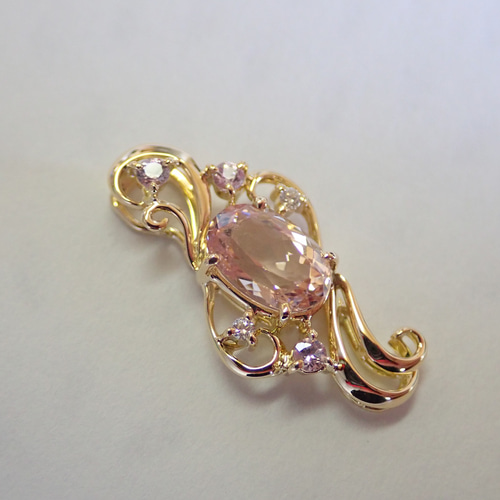 限界特価価格❣️k18モルガナイトダイア入りペンダントトップ 限界特価価格❣️k18モルガナイトダイア入りペンダントトップ 限界特価