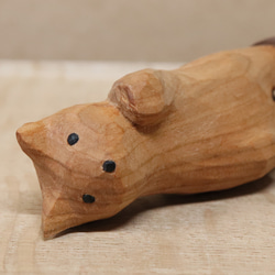 木彫り 招き猫（左手）ネコの置物 黒い長靴を履いた猫（木材：山桜/ウォルナット）（No.N0008） 12枚目の画像