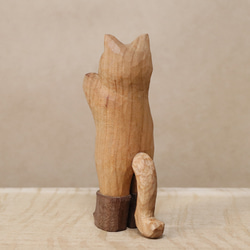 木彫り 招き猫（左手）ネコの置物 黒い長靴を履いた猫（木材：山桜/ウォルナット）（No.N0008） 5枚目の画像