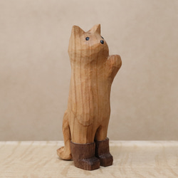 木彫り 招き猫（左手）ネコの置物 黒い長靴を履いた猫（木材：山桜/ウォルナット）（No.N0008） 9枚目の画像