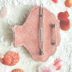 【シェルホワイトピンク】conque de Venusヴィーナスの貝オートクチュール刺繍ブローチ兼ヘアピン 3枚目の画像