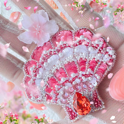 【パパラチアピンク】conque de Venusヴィーナスの貝オートクチュール刺繍ブローチ兼ヘアピン 3枚目の画像