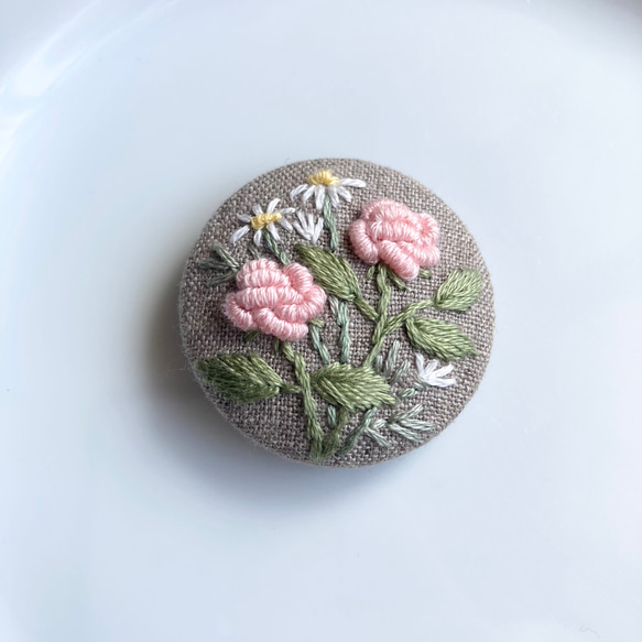 花束刺繍のヘアゴム　※ブローチへの変更ＯＫ 1枚目の画像