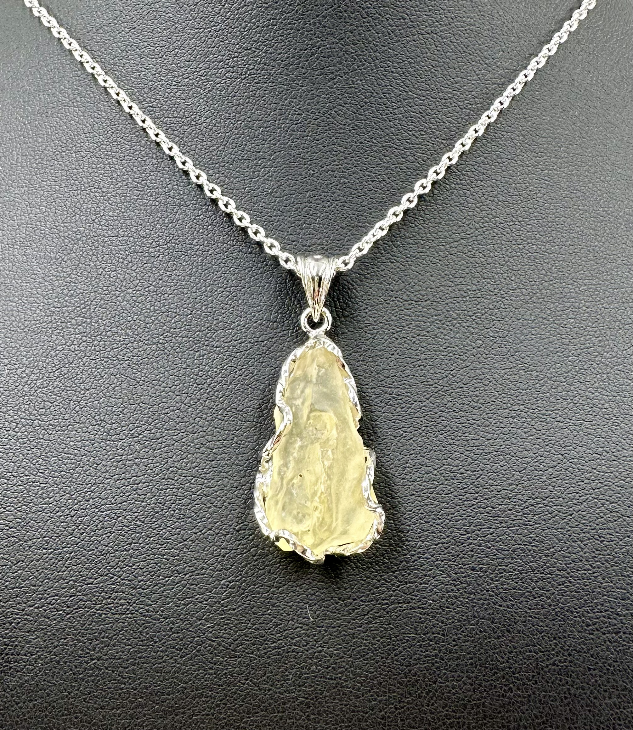 リビアングラス（ラフロック）ペンダントNo,2