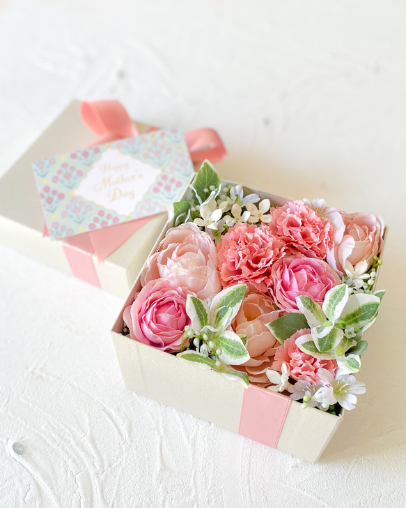 【母の日早割♪】ピンクのフラワーボックス　アーティフィシャルフラワー　造花　母の日　プレゼント　カーネーション　感謝 8枚目の画像