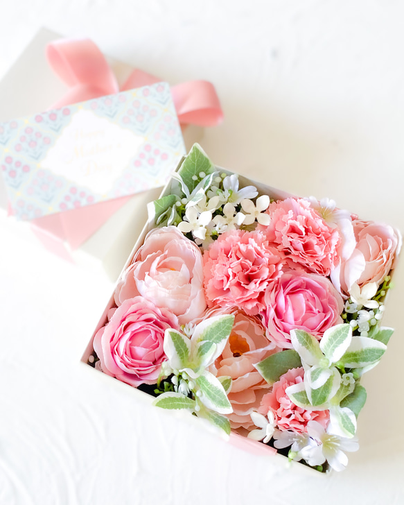 【母の日早割♪】ピンクのフラワーボックス　アーティフィシャルフラワー　造花　母の日　プレゼント　カーネーション　感謝 1枚目の画像