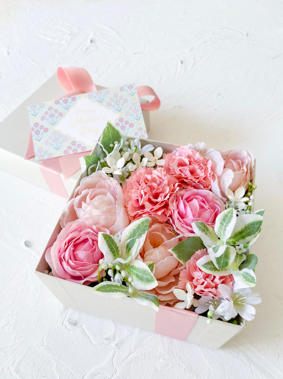 【母の日早割♪】ピンクのフラワーボックス　アーティフィシャルフラワー　造花　母の日　プレゼント　カーネーション　感謝 3枚目の画像