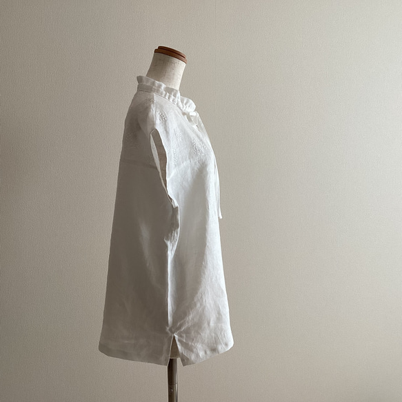 かすみ草刺繍　リネンブラウス　ドロストフリルカラー　オフホワイト（送料無料） 3枚目の画像