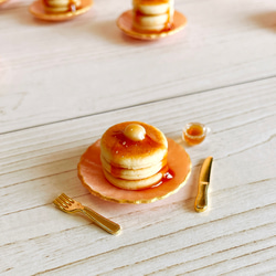 ミニチュア　桜色プレートのシンプルパンケーキ 2枚目の画像