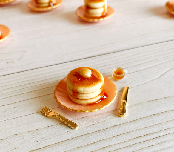 ミニチュア　桜色プレートのシンプルパンケーキ 2枚目の画像