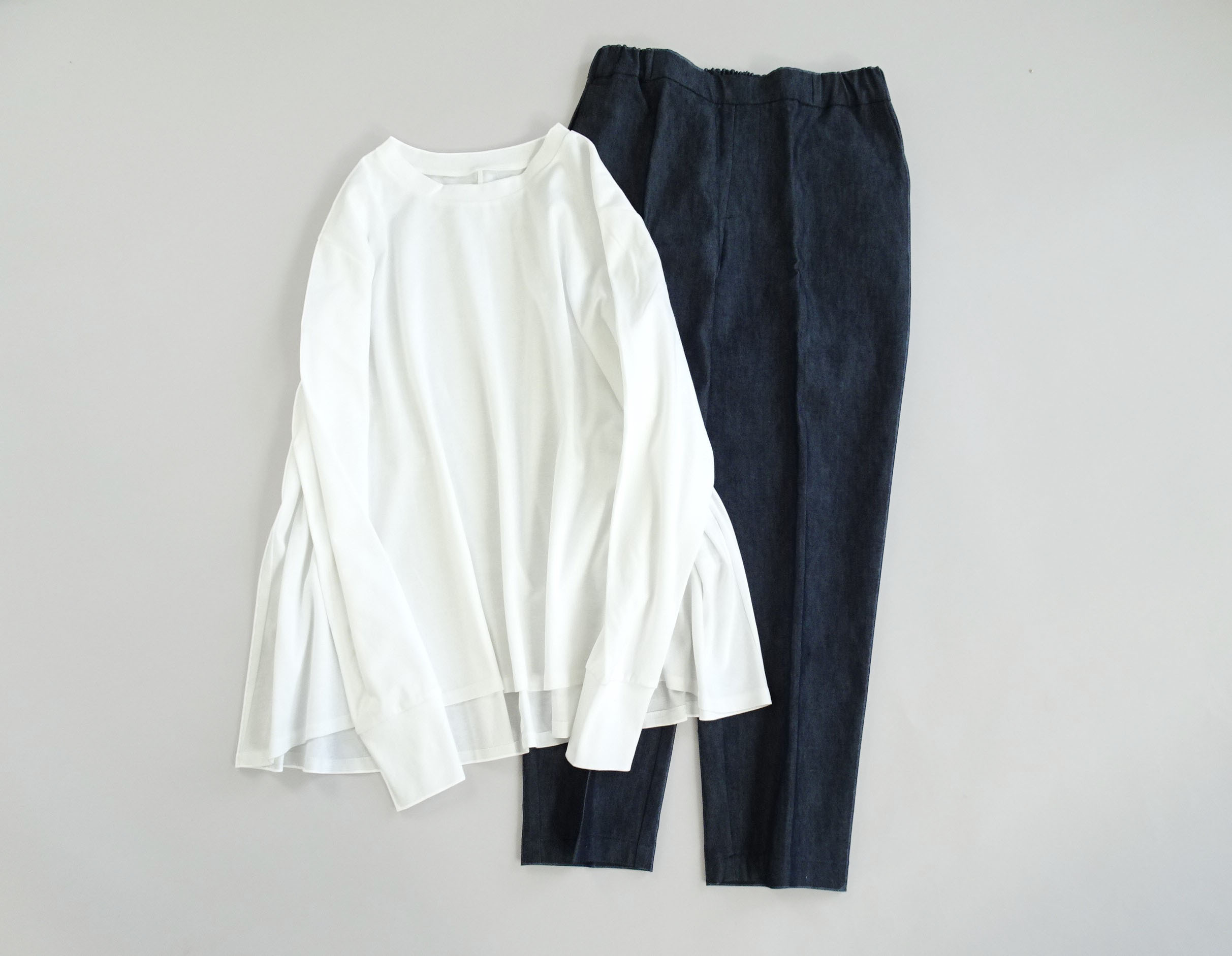 【春待ち福袋】サラサラデニムテーパードパンツ×Aラインカットソー
