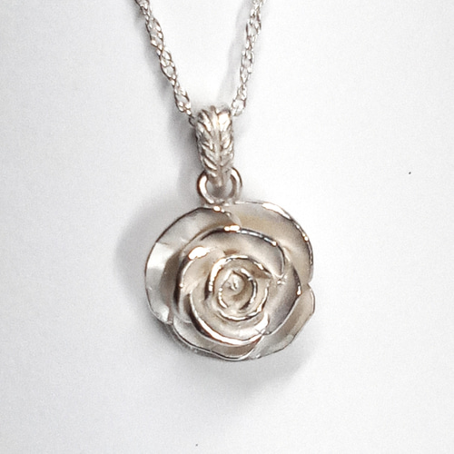 バラ 薔薇 モチーフ ネックレス silver925 ロープチェーン バラ 薔薇 モチーフ ネックレス silver925 ロープチェーン