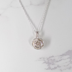 バラ　薔薇　モチーフ　ネックレス　silver925　ロープチェーン　シルバー　上品　プレゼント　かわいい 5枚目の画像