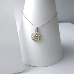 バラモチーフ シルバーネックレス Give Me a Wing 薔薇 ペンダント 40cm チェーン付き シルバー