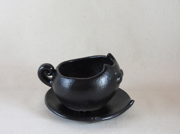 黒猫ちゃん陶製植木鉢(猫皿付き) 4枚目の画像