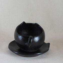 黒猫ちゃん陶製植木鉢(猫皿付き) 5枚目の画像