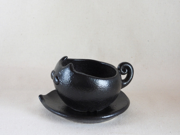 黒猫ちゃん陶製植木鉢(猫皿付き) 3枚目の画像