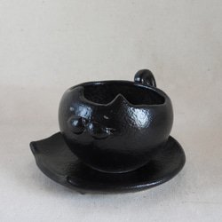 黒猫ちゃん陶製植木鉢(猫皿付き) 2枚目の画像