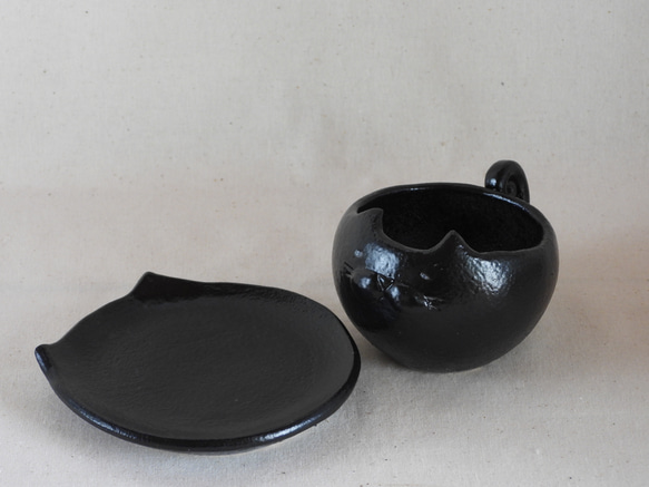 黒猫ちゃん陶製植木鉢(猫皿付き) 8枚目の画像