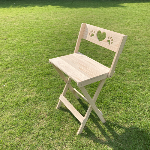 ハートと足あとの折り畳みチェア》幅広ワイド 木製雑貨 ガーデニング