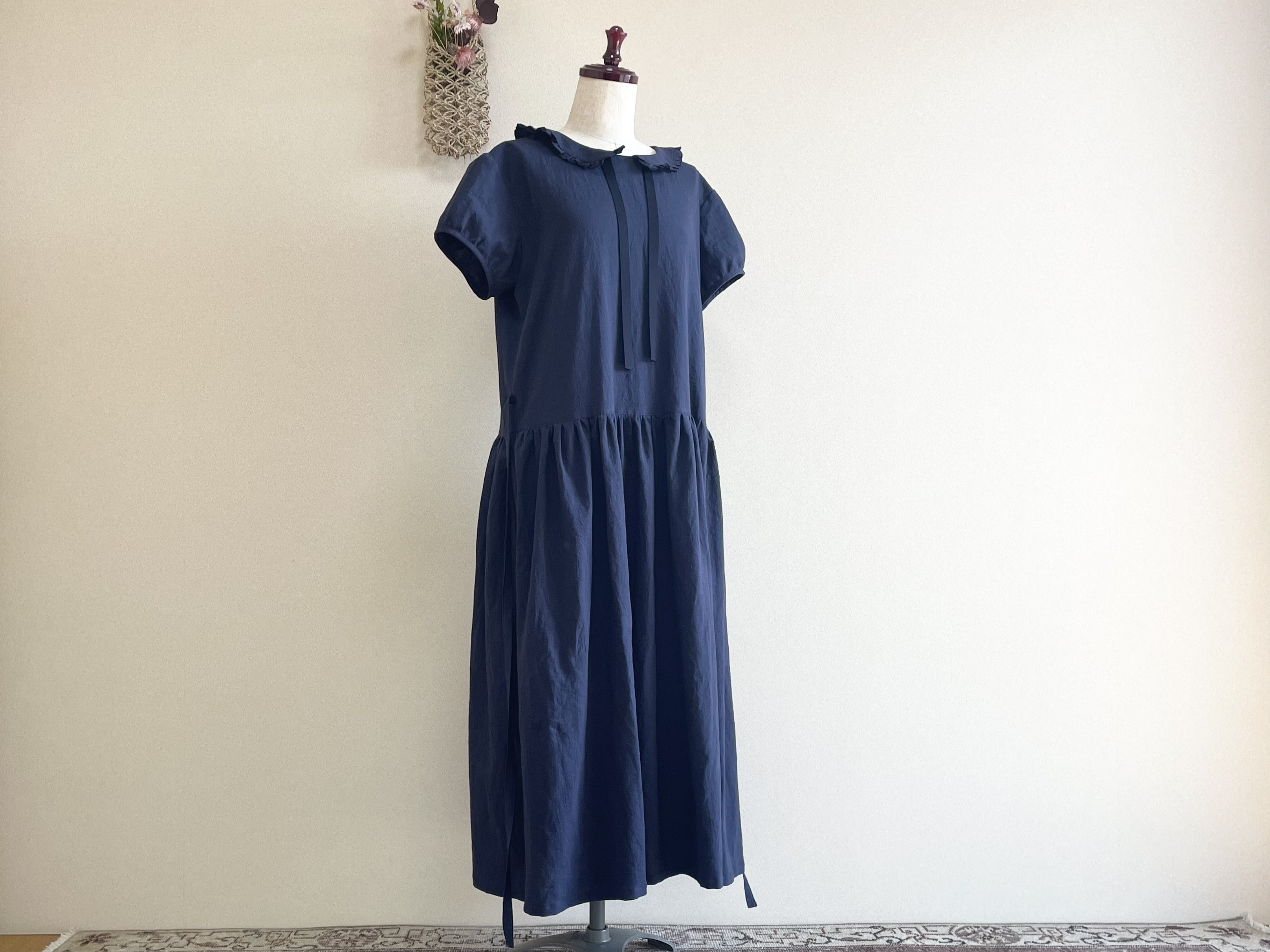 フリル衿パフスリーブ半袖ワンピース