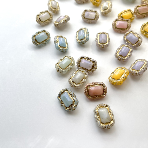 【12個】アンティーク風スクエアビーズ＊6色ミックス【在庫限り】 1枚目の画像