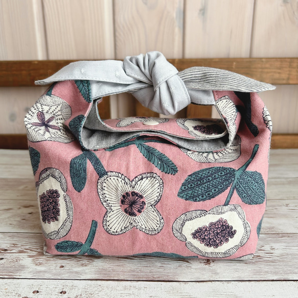 リボン結びのお弁当袋 ランチバッグ ＊ 北欧風フラワー ピンク 人気・おすすめ｜売れ筋商品・話題商品におすすめ 品質チェック済み 安心配送 本日出荷・最短翌日到着