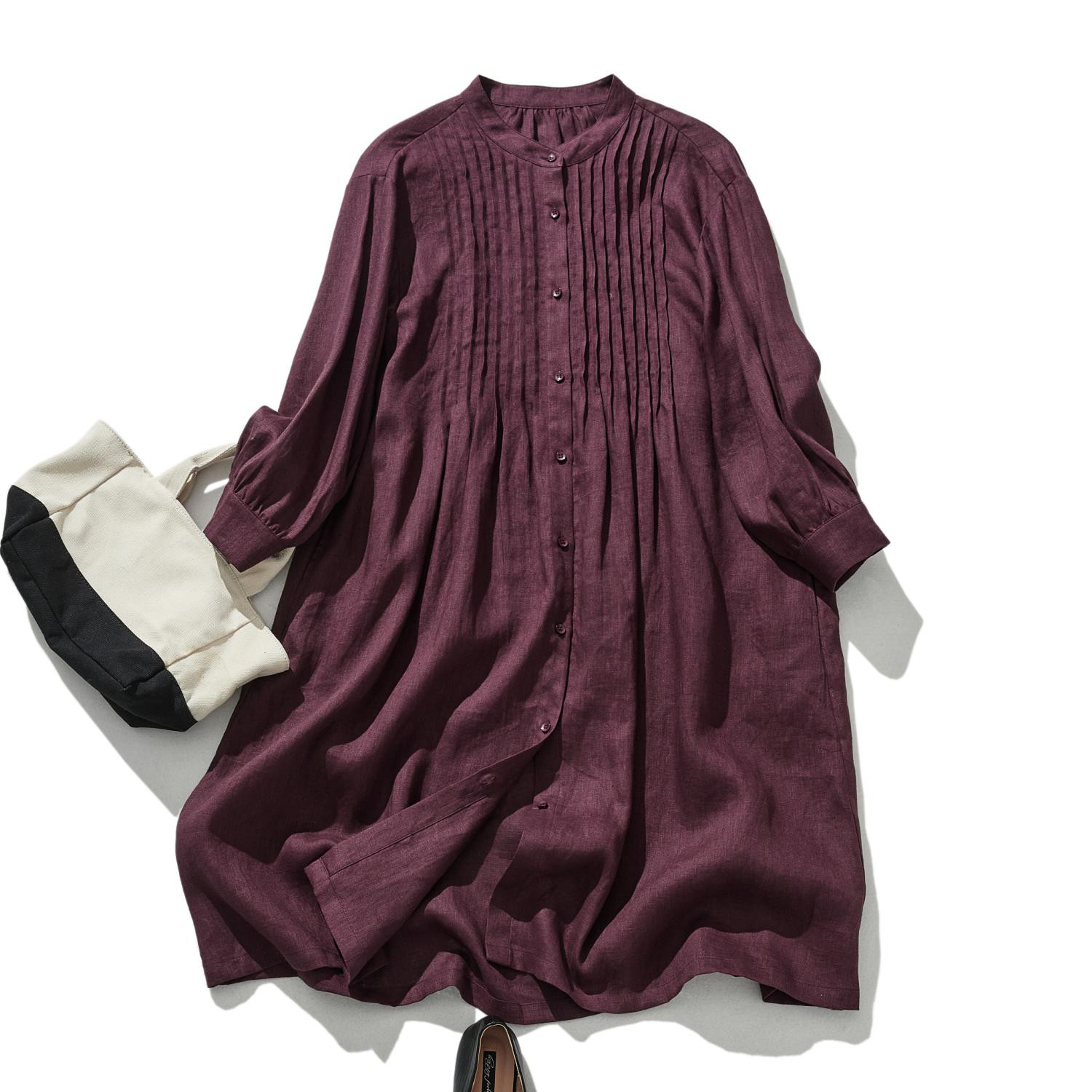 季節を問わずロングシーズン活躍　リネン100％シャツワンピース　ピンタック入り　やや紫を帯びた暗い赤色　240318-3
