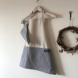 1人で着れる キッズエプロン120  男の子エプロン 女の子 子供エプロン 三角巾　着脱簡単なビックポケット 2枚目の画像