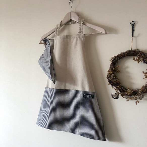 1人で着れる キッズエプロン120  男の子エプロン 女の子 子供エプロン 三角巾　着脱簡単なビックポケット 2枚目の画像