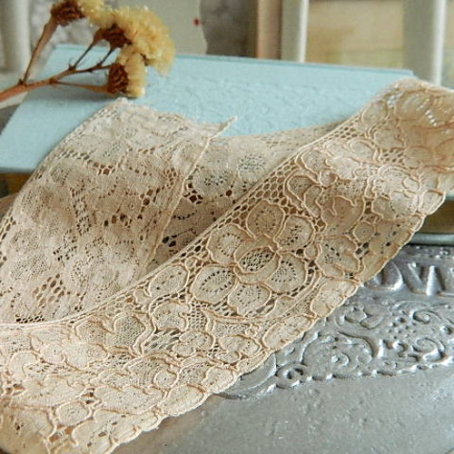 カレーレースのフローラルレーストリム フランスアンティーク レース