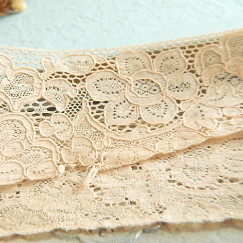 カレーレースのフローラルレーストリム フランスアンティーク レース