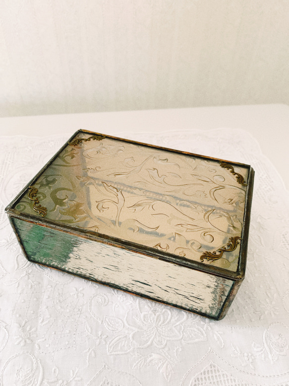 ステンドグラスのジュエリーBOX サンドブラスト 送料無料 チーク & バリグラス アメニティケース　麺棒入れ　コットンケース お菓子　小物入れ A1345133572(10400円)