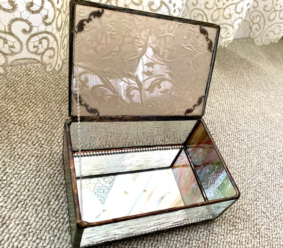 ステンドグラスのジュエリーBOX サンドブラスト 送料無料 チーク & バリグラス アメニティケース　麺棒入れ　コットンケース お菓子　小物入れ A1345133572(10400円)