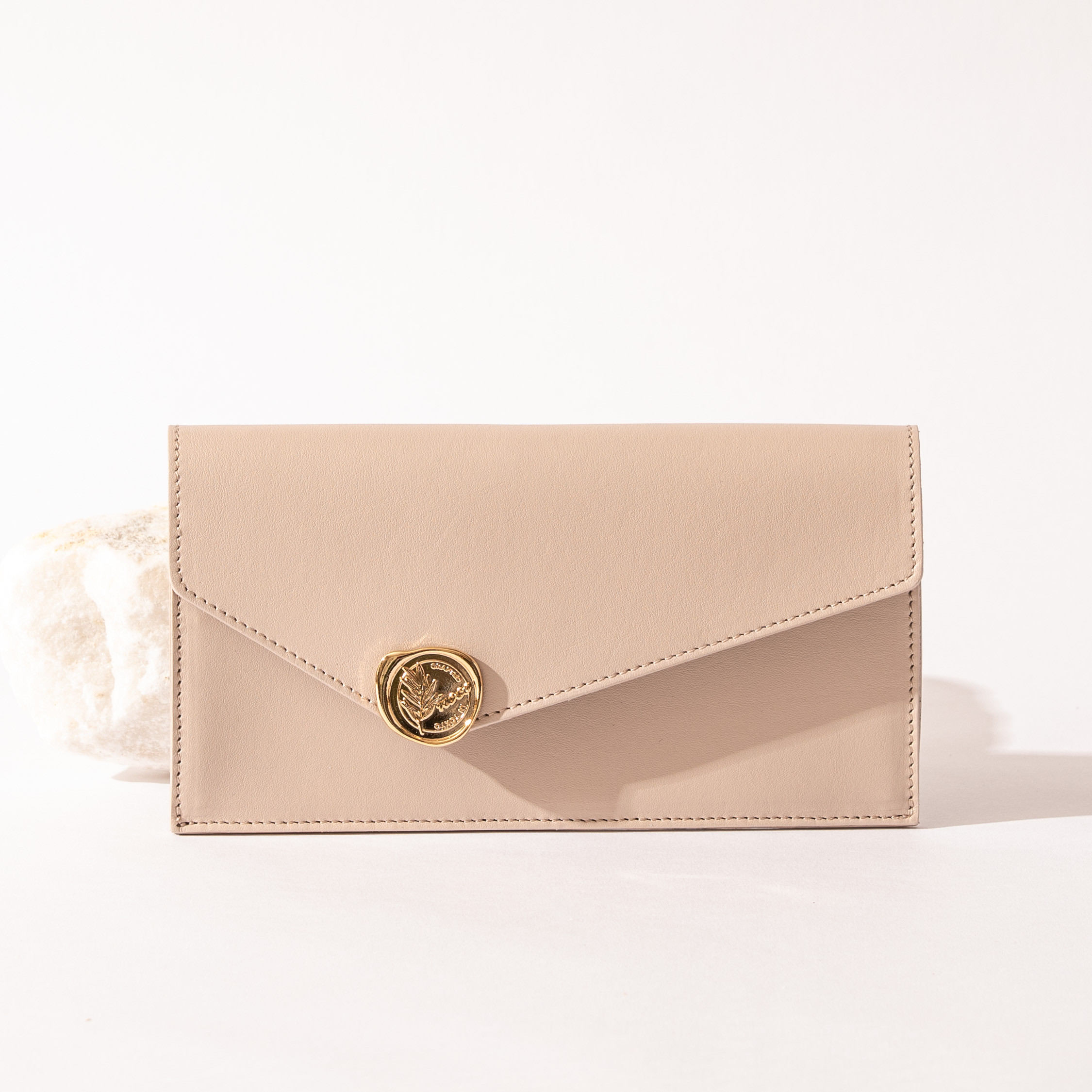 「ロングウォレット」letters collection　薄型　春の限定カラー 7,400円