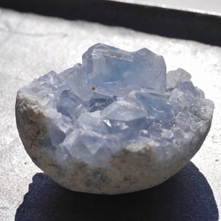 天然石 約154g約56mmセレスタイト(マダガスカル産)半球原石結晶ぎっしり天青石[ce-240318-01] 10枚目の画像