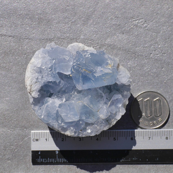 天然石 約154g約56mmセレスタイト(マダガスカル産)半球原石結晶ぎっしり天青石[ce-240318-01] 5枚目の画像