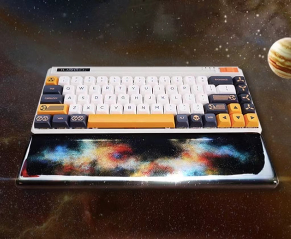 ハンドメイド 銀河 パームレスト 手作り リストレスト 宇宙 アームレスト レジンアート キーボード PC アクセサリー 2枚目の画像