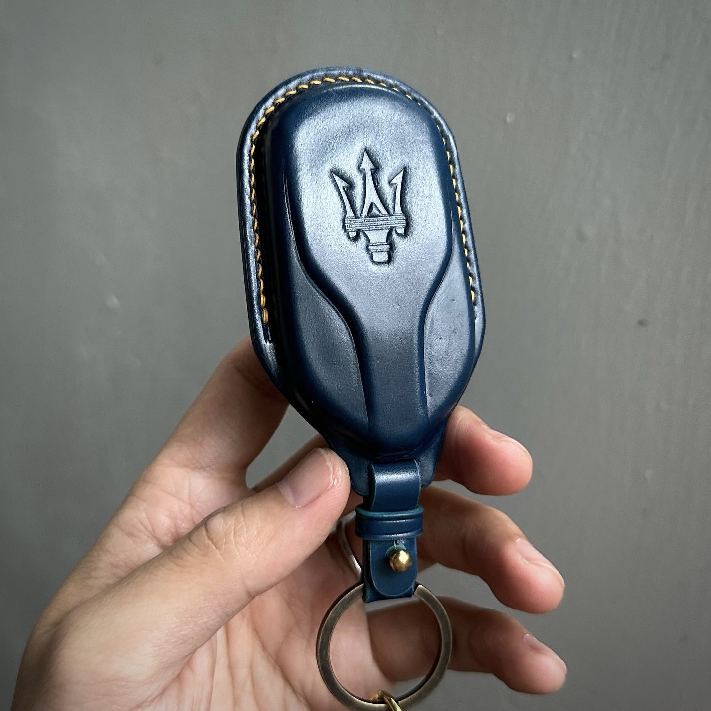 マセラティレザー製品 レザーアクセサリー 高級レザー オリジナルレザー製品