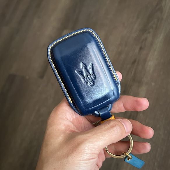 マセラティレザー製品 レザーアクセサリー 高級レザー