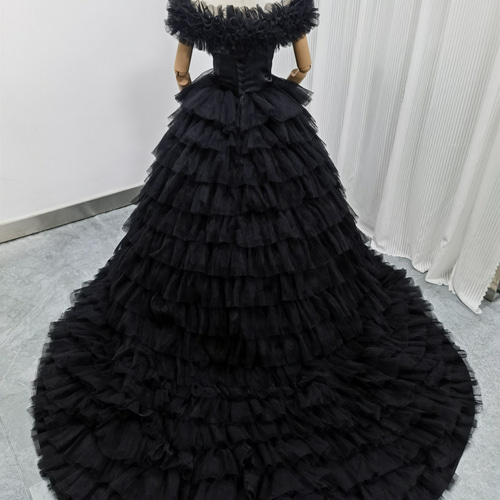 送料無料！豪華！カラードレス 柔らかく重ねたチュールスカート  