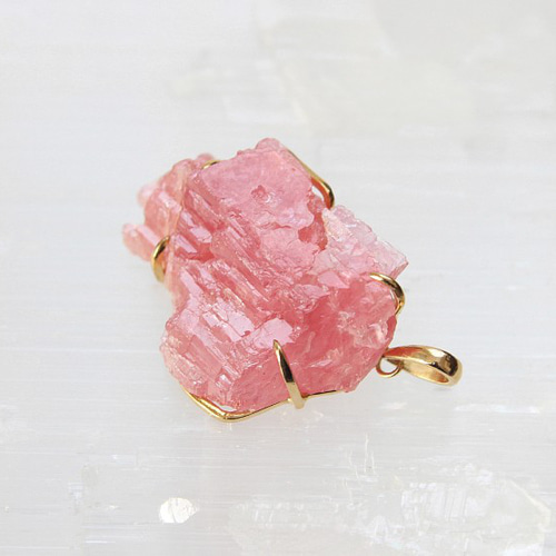 1点もの K18 インカローズ 原石 ペンダントトップ（ロードクロ