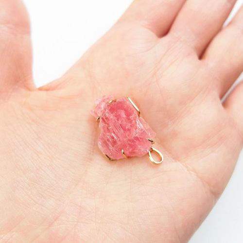 1点もの K18 インカローズ 原石 ペンダントトップ（ロードクロ