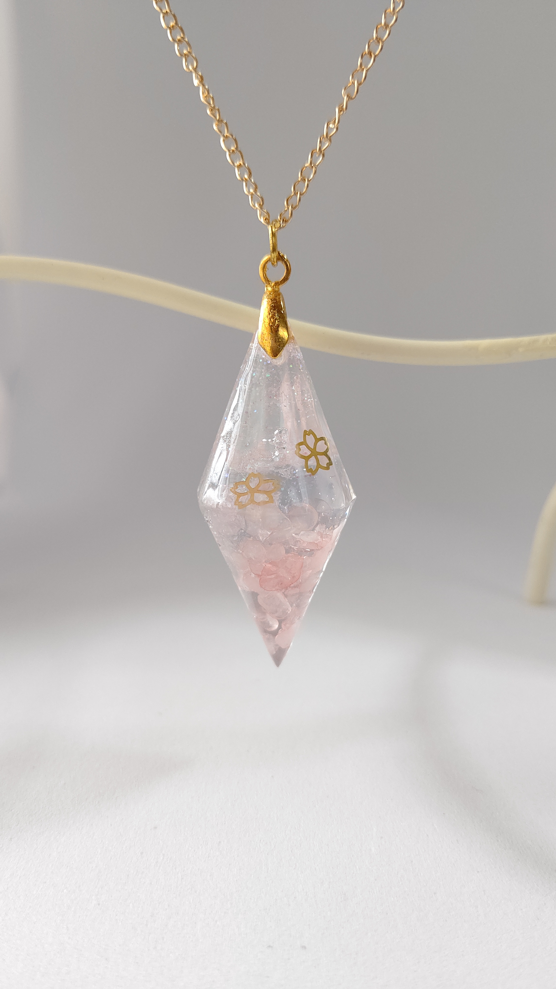 春の新作＊桜とローズクォーツのひし形のクリスタル型レジンの
