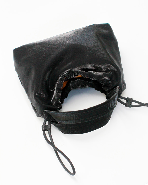 巾着　手提げバッグ　レディースバッグ　グリッター素材　ブラック　Sサイズ　新年度　春　母の日　ギフト 15枚目の画像